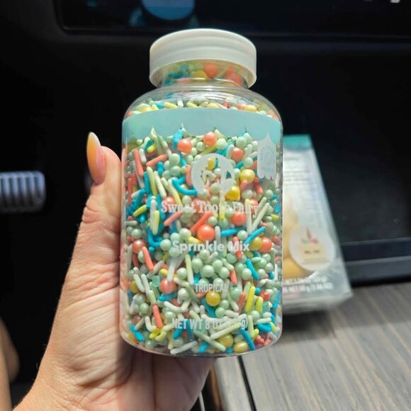 Unicorn cake toppers. With jar or metalic pastel sprinkles. Unicorn birthday par - Picture 3 of 6